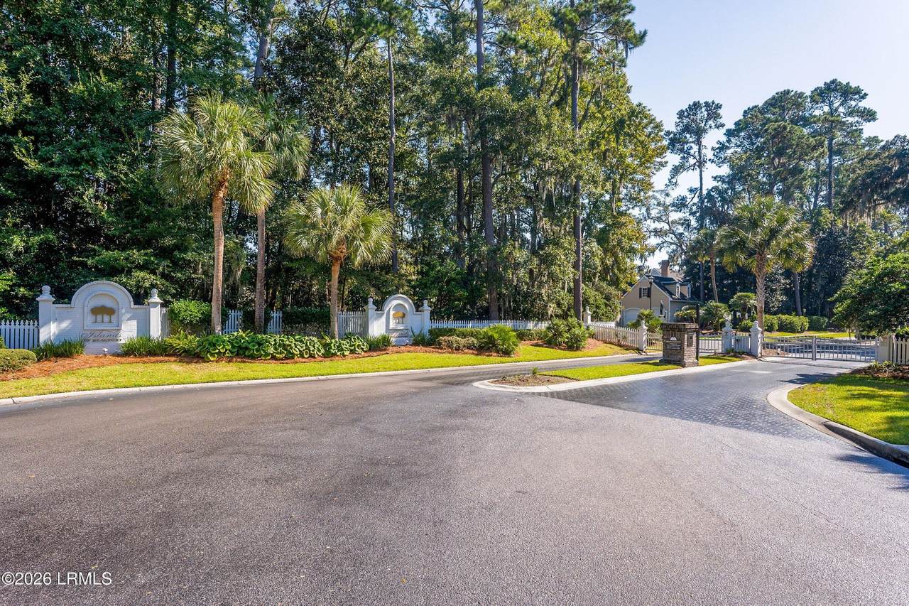 https://bt-photos.global.ssl.fastly.net/beaufortsc/1280_boomver_2_197967-2.jpg