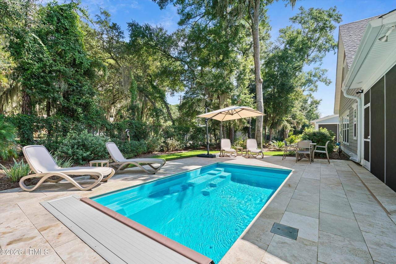 23 Middle Island Street - Photo 1