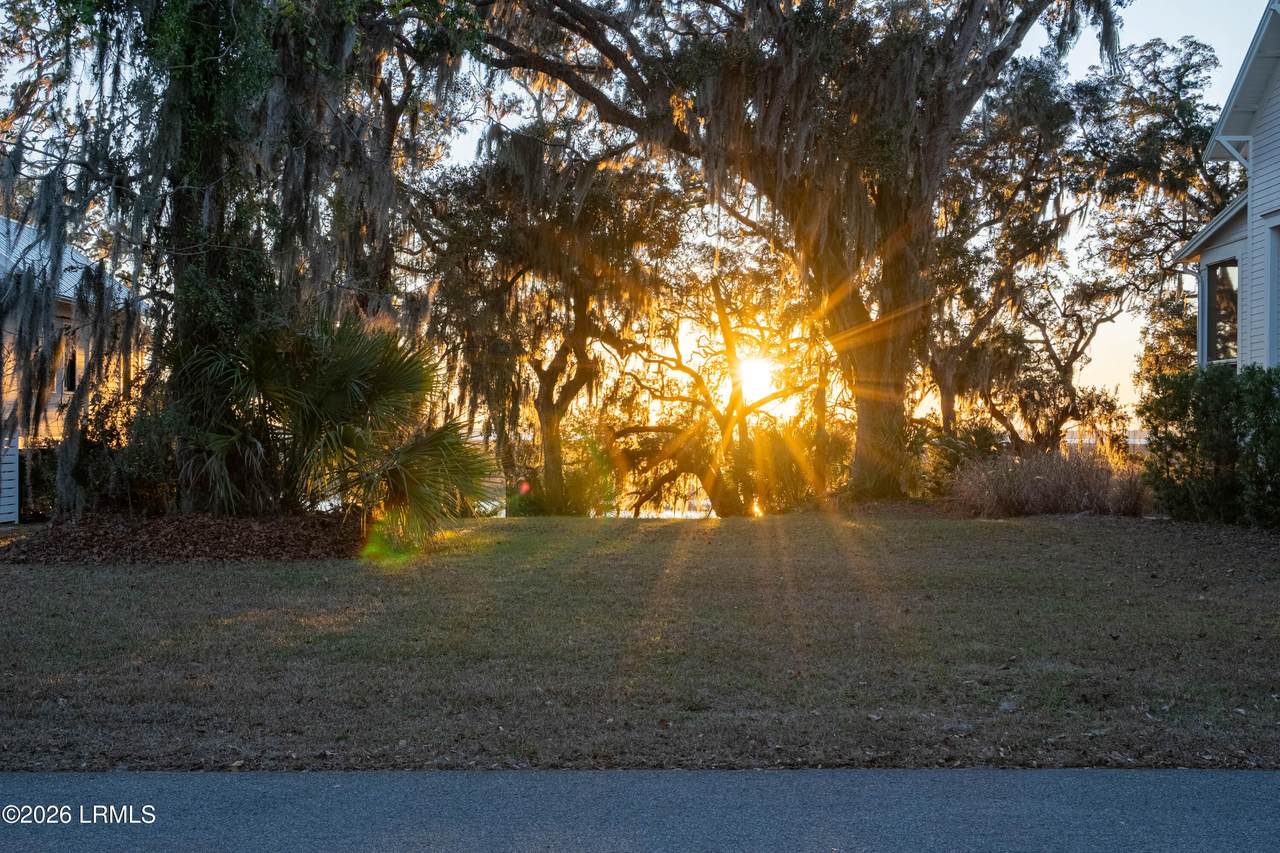 https://bt-photos.global.ssl.fastly.net/beaufortsc/1280_boomver_2_194155-2.jpg