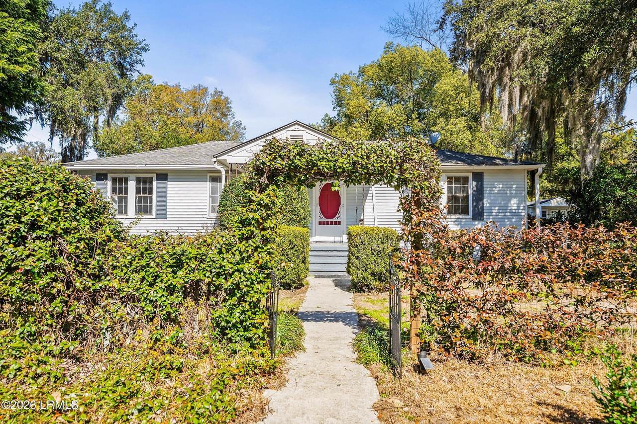 923 La Chere Street - Photo 1