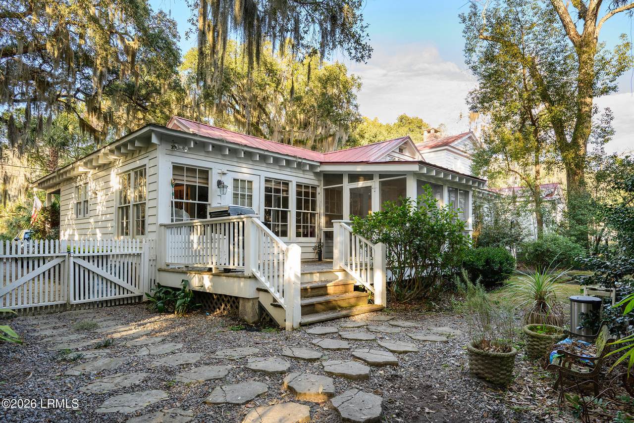 https://bt-photos.global.ssl.fastly.net/beaufortsc/1280_boomver_4_194747-2.jpg