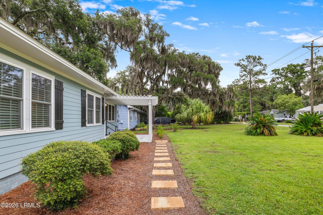 https://bt-photos.global.ssl.fastly.net/beaufortsc/1280_boomver_3_196985-2.jpg
