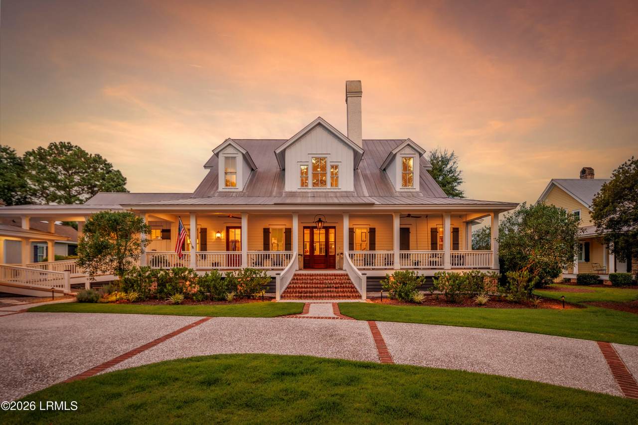 8 Old Oak Road - Photo 1