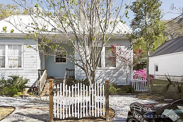 906 10th Street - Photo 1