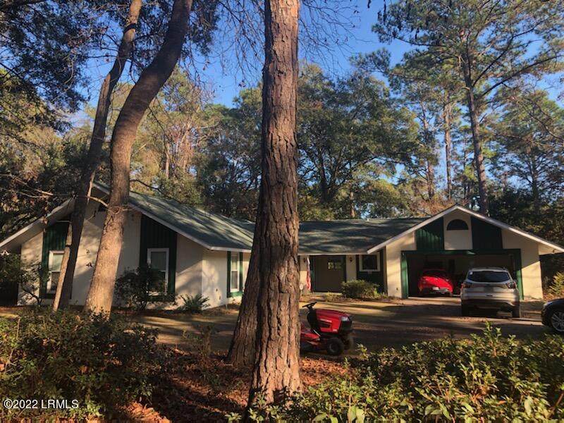 77 Francis Marion Circle - Photo 1