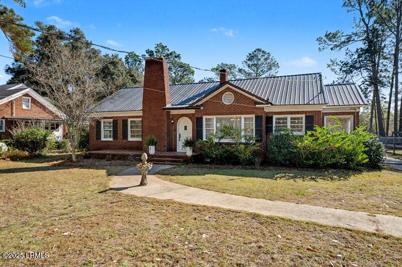 411 Willard Street - Photo 1
