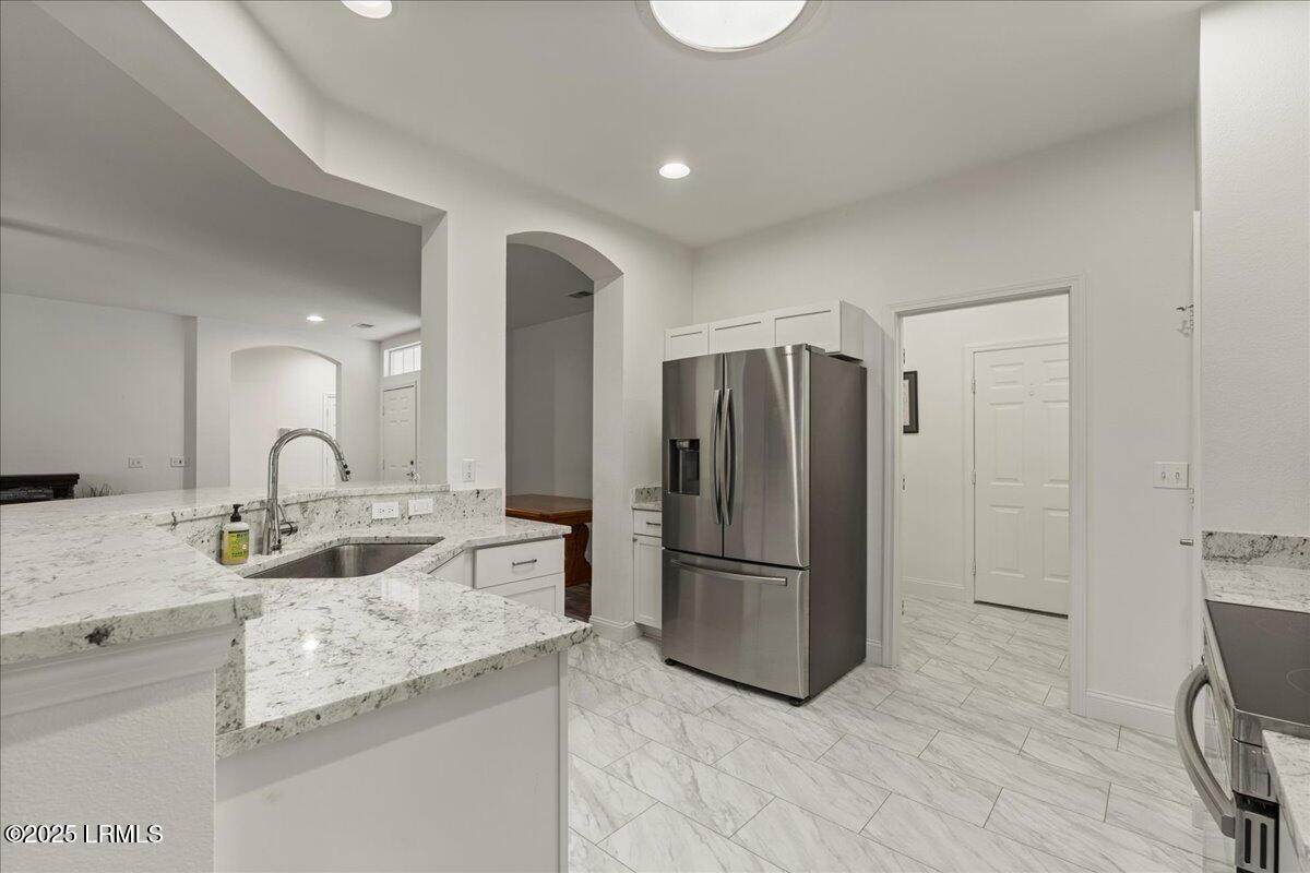 61 Hampton Circle - Photo 1