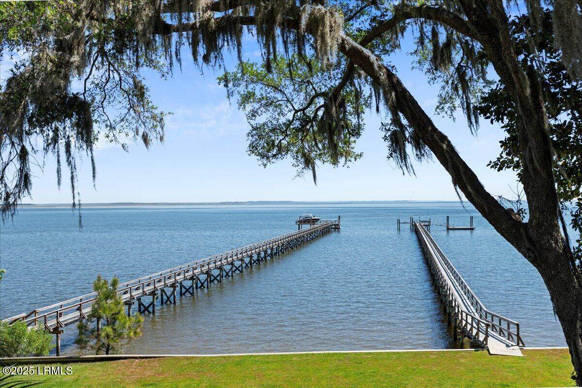 https://bt-photos.global.ssl.fastly.net/beaufortsc/orig_boomver_2_194007-2.jpg