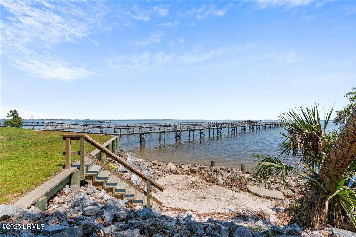 https://bt-photos.global.ssl.fastly.net/beaufortsc/orig_boomver_2_194007-2.jpg