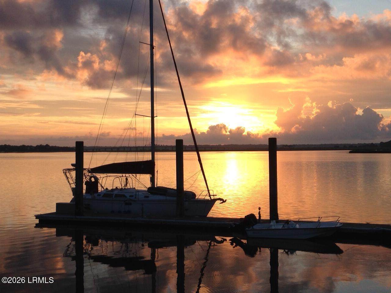 https://bt-photos.global.ssl.fastly.net/beaufortsc/orig_boomver_2_195239-2.jpg