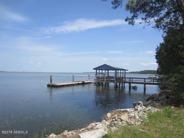 4 Suzanne Avenue - Photo 1