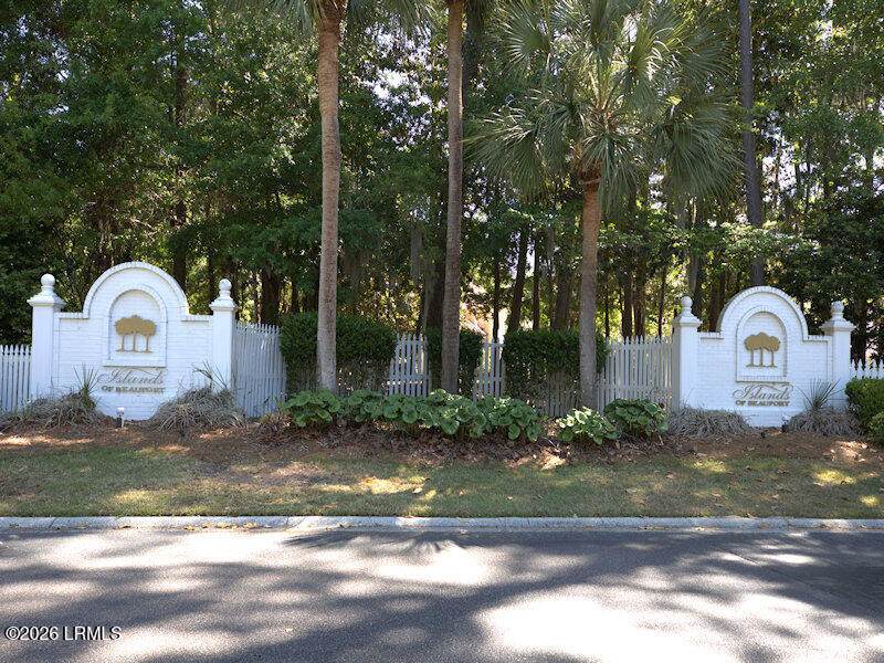 105 Palmetto Place - Photo 1