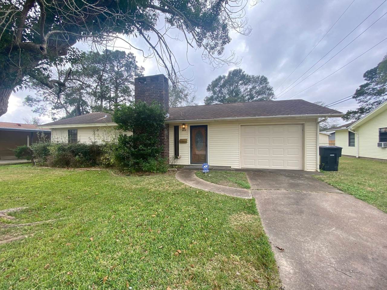 423 27th - Photo 1