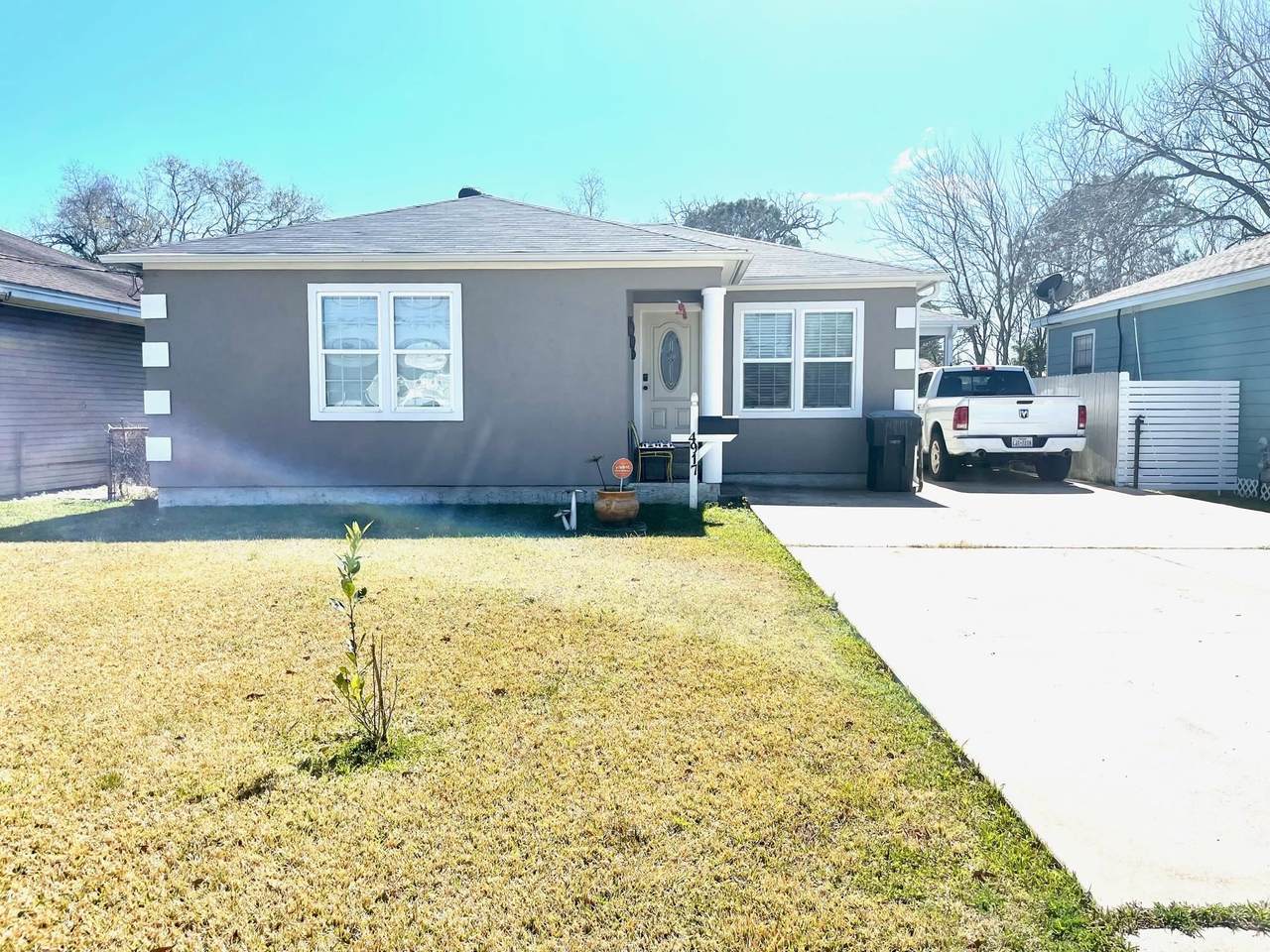 4917 Garfield Ave - Photo 1