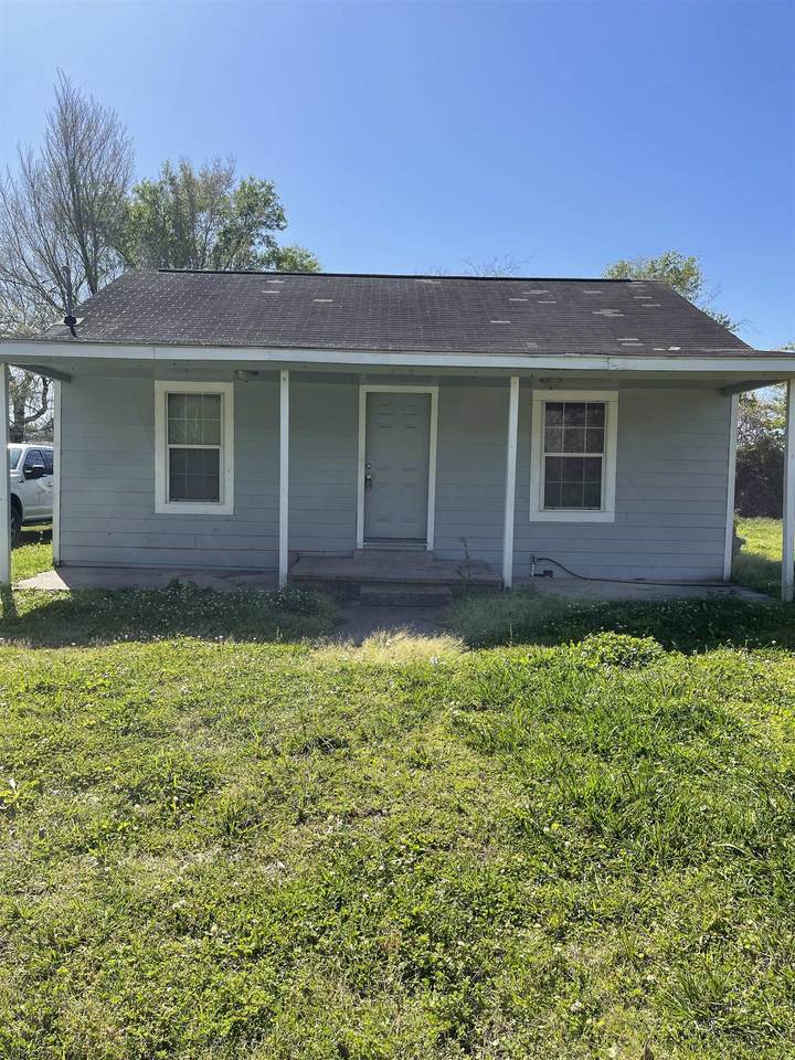313 Broad - Photo 1