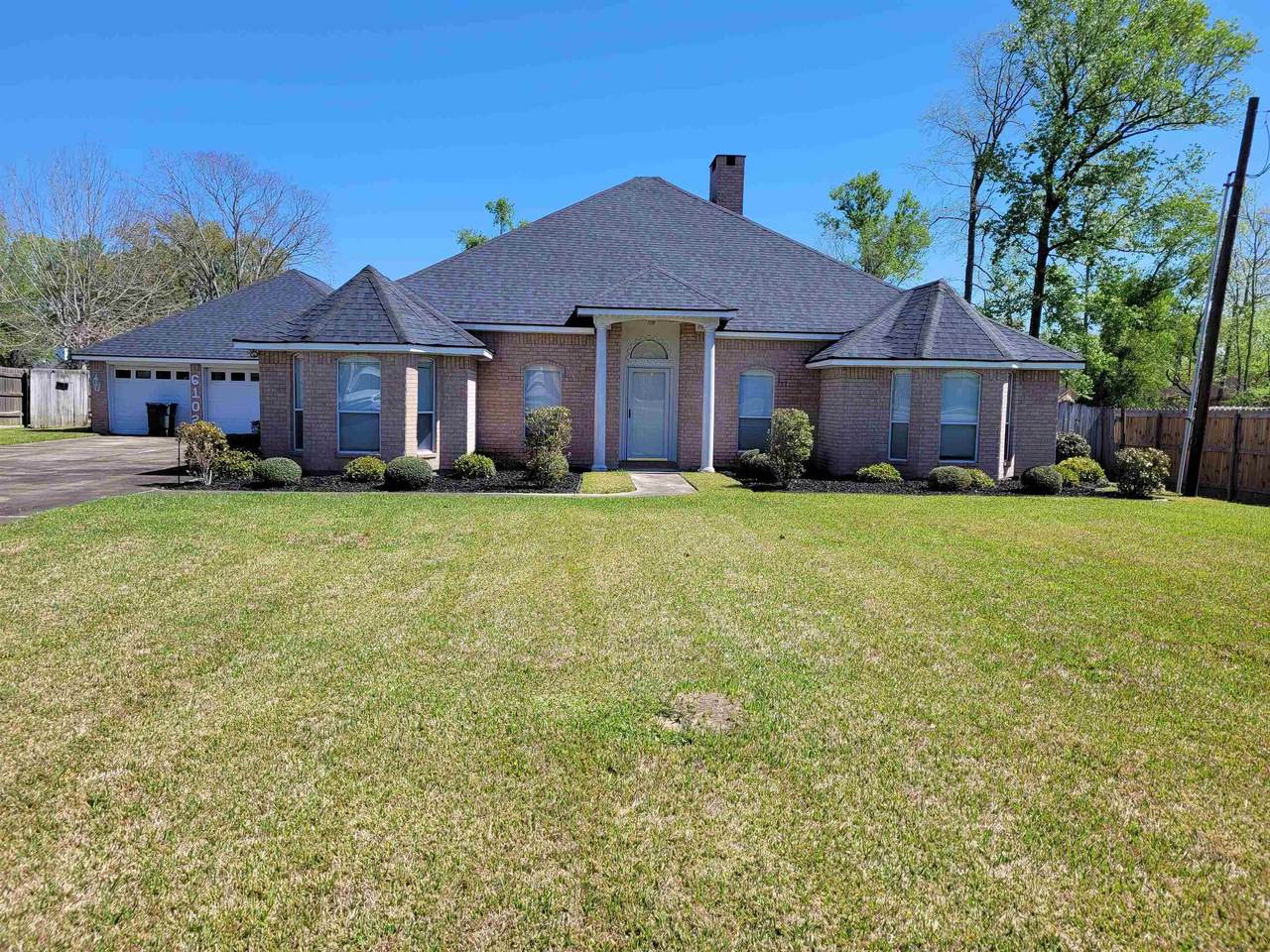 6102 Hazelwood Dr. - Photo 1