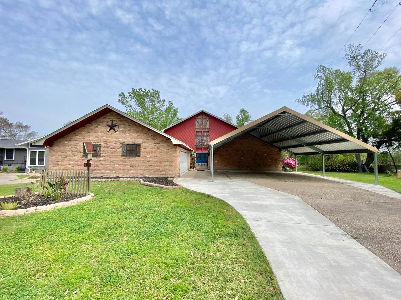 219 Bayou Dr. - Photo 1
