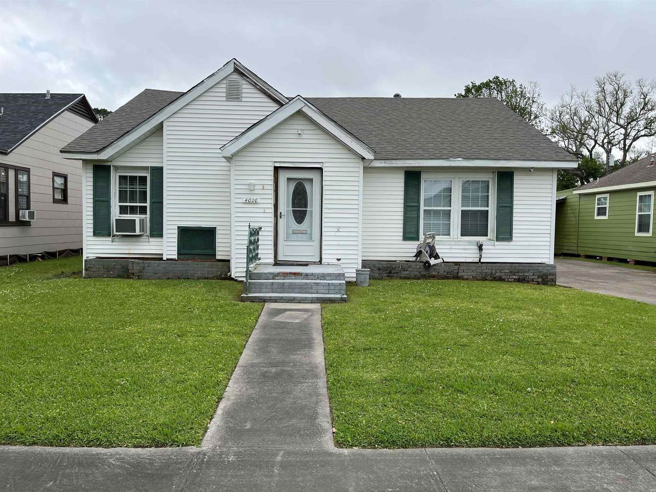 4020 3RD ST - Photo 1