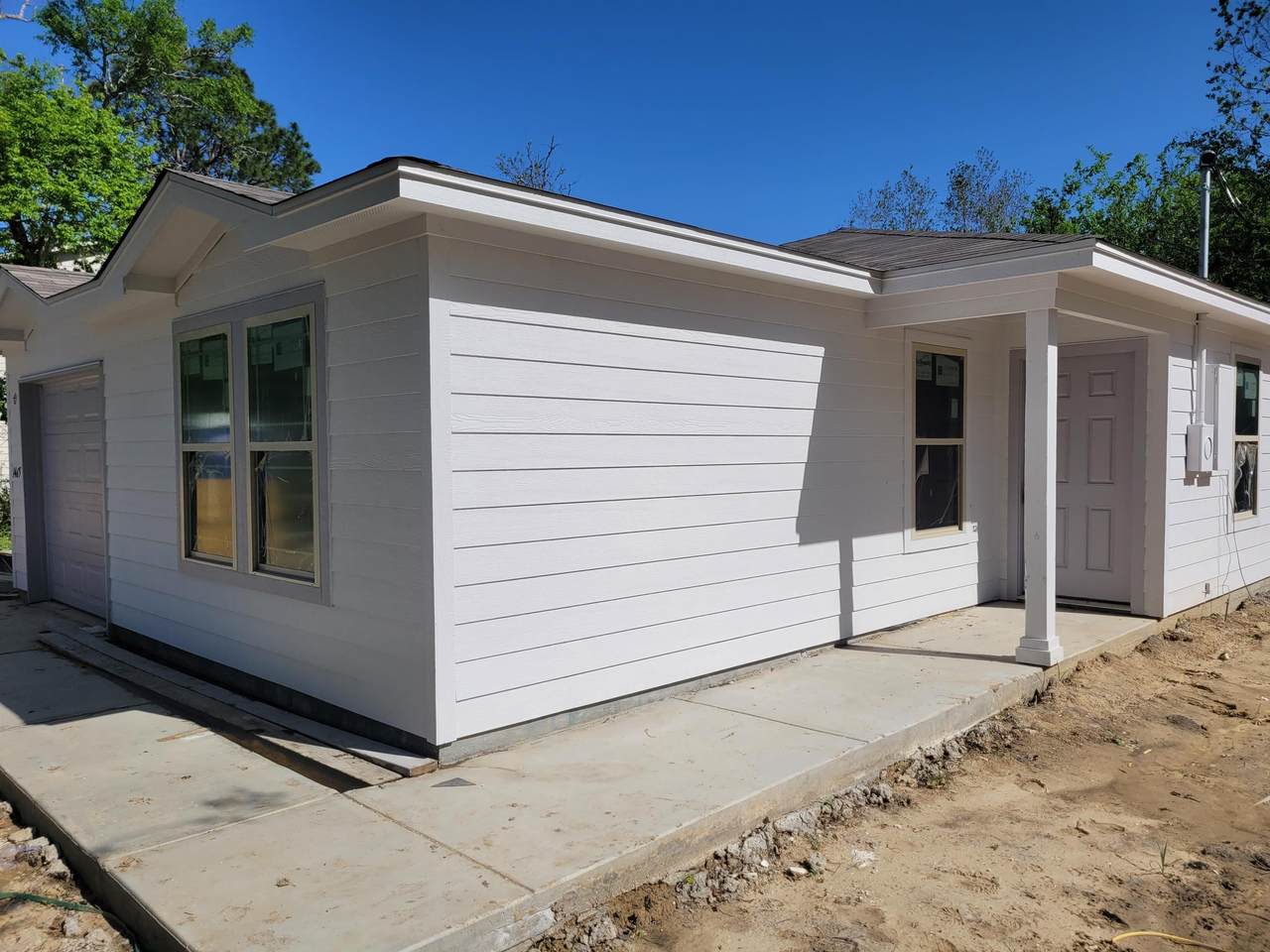 1465 Highland Drive - Photo 1