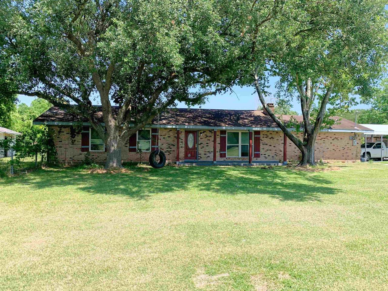 360 Dobbyn St - Photo 1