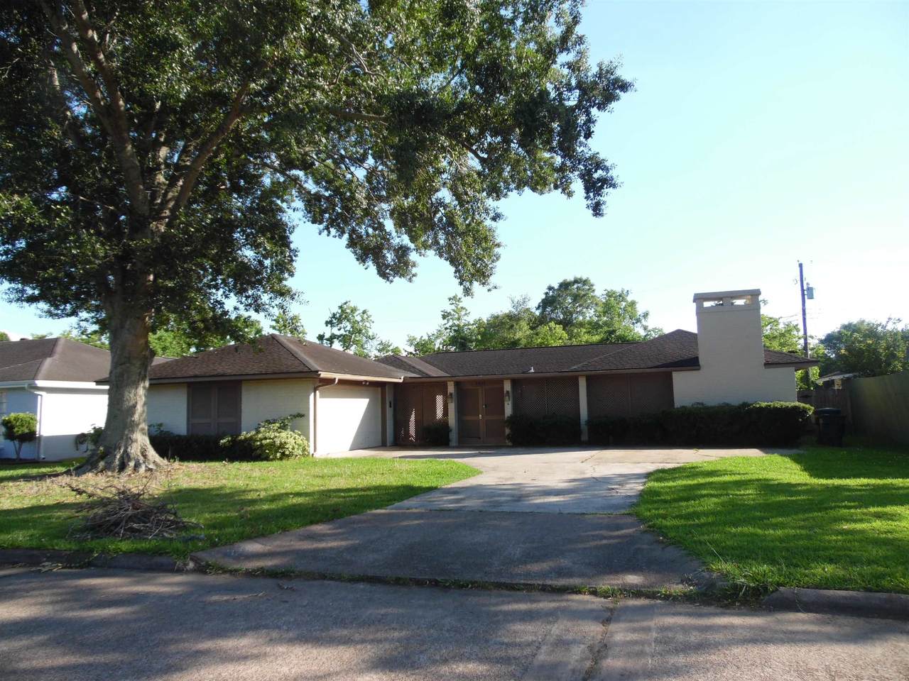 2831 Bryan - Photo 1