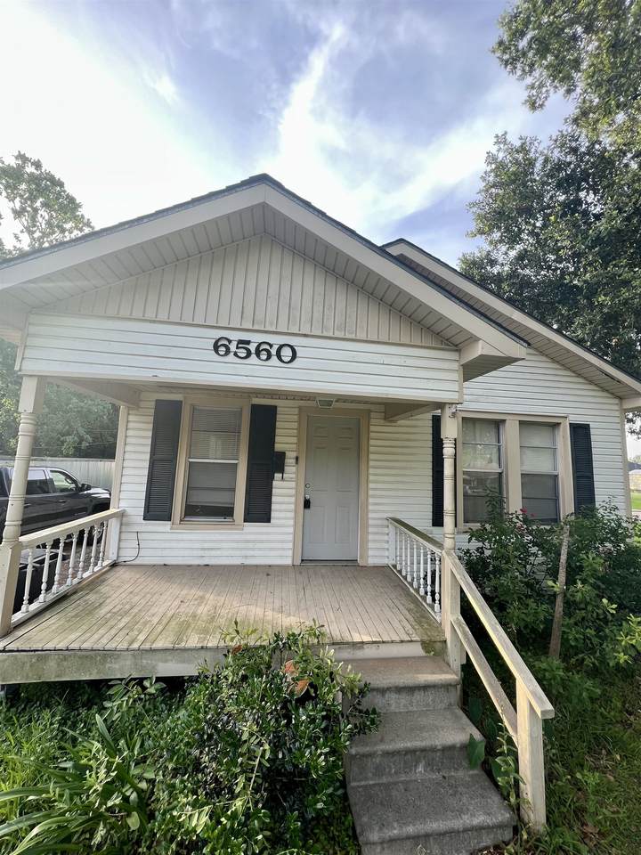 6560 Howe St - Photo 1