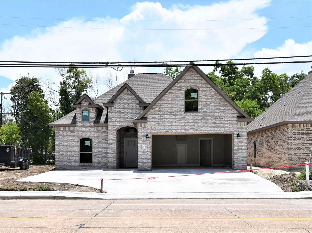 1305 Helena Ave - Photo 1