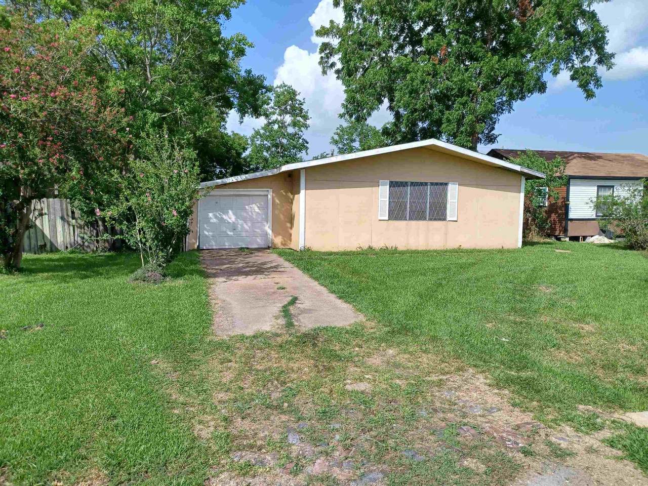 2163 Shirley St - Photo 1