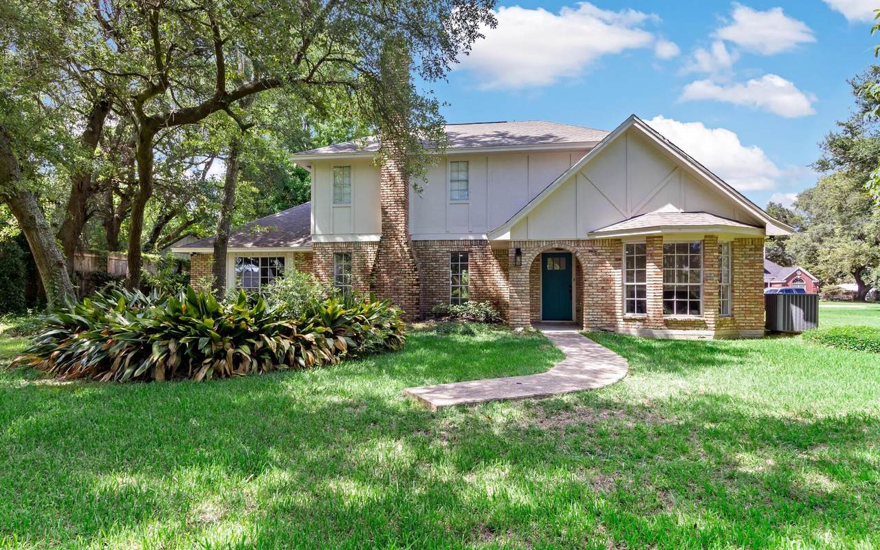 1360 Shadowdale - Photo 1