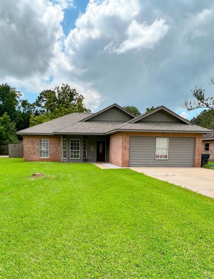 525 Lytton Street - Photo 1