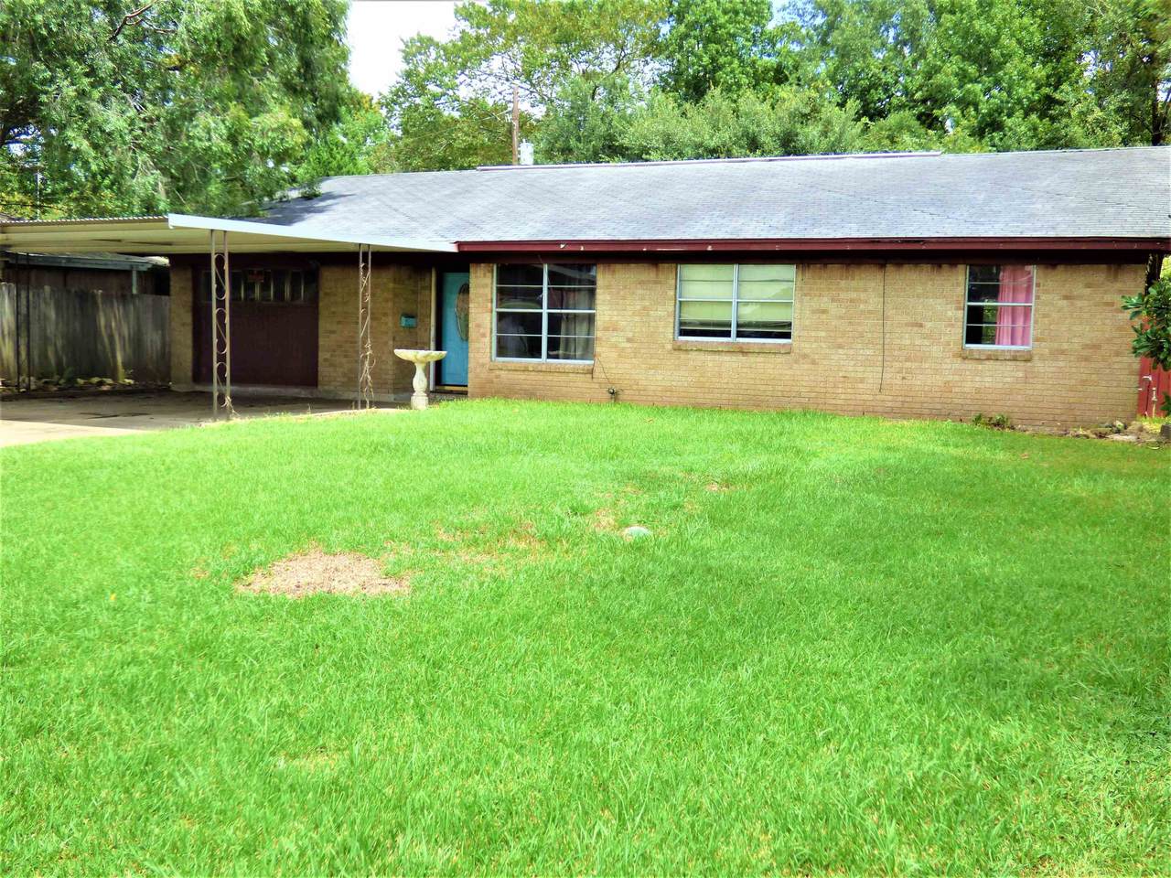 1140 Crestview Dr - Photo 1