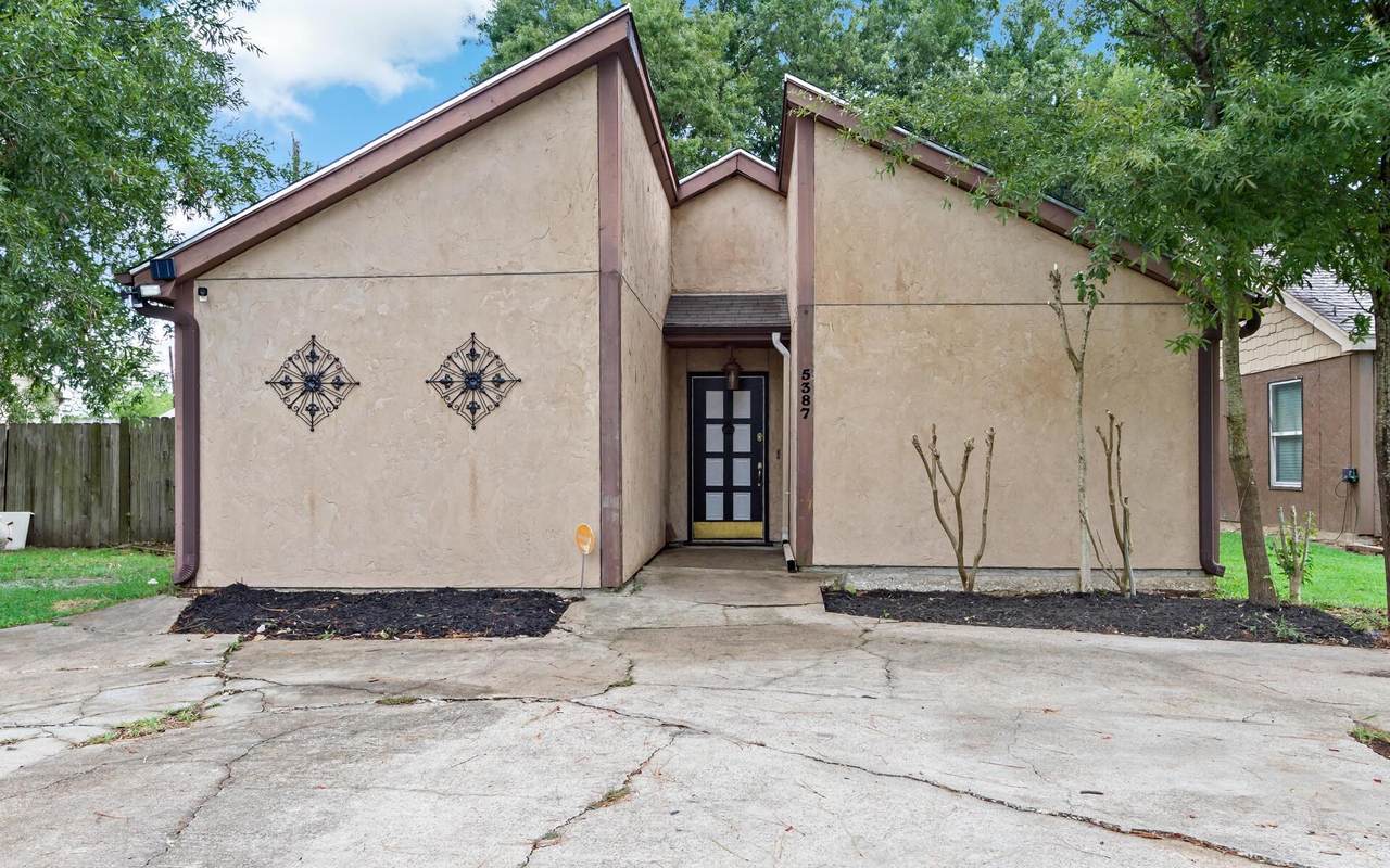 5387 Heatherwood Drive - Photo 1