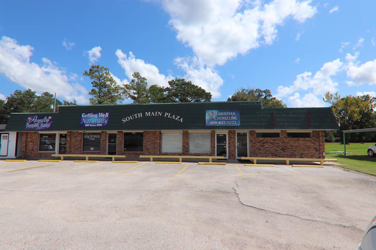 1037 Main - Photo 1