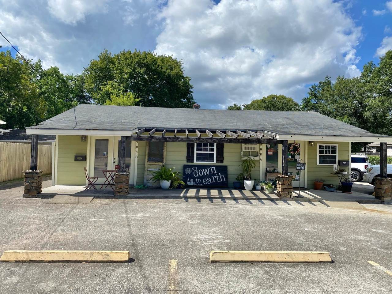 2908 Avenue H - Photo 1