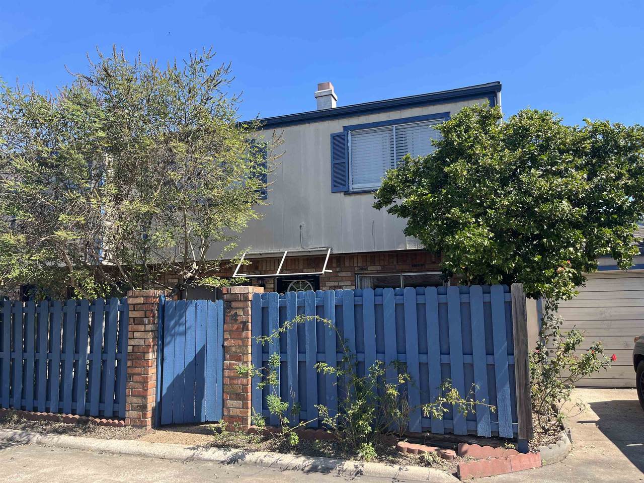 547 Georgetown - Photo 1