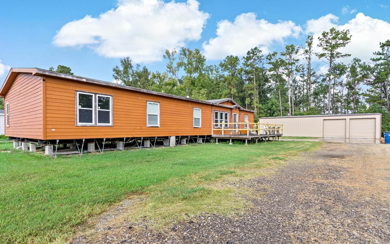 4670 Colony Dr - Photo 1