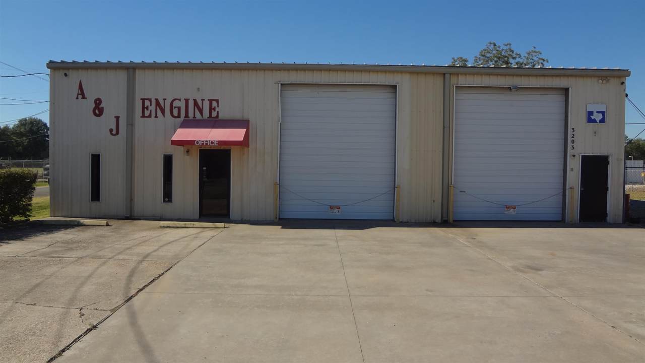 3203 Main - Photo 1