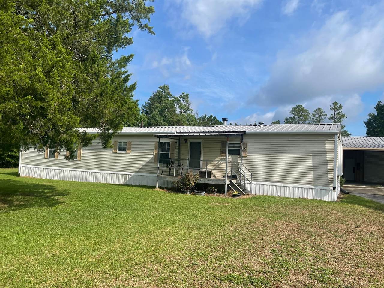 525 Lindsey St - Photo 1