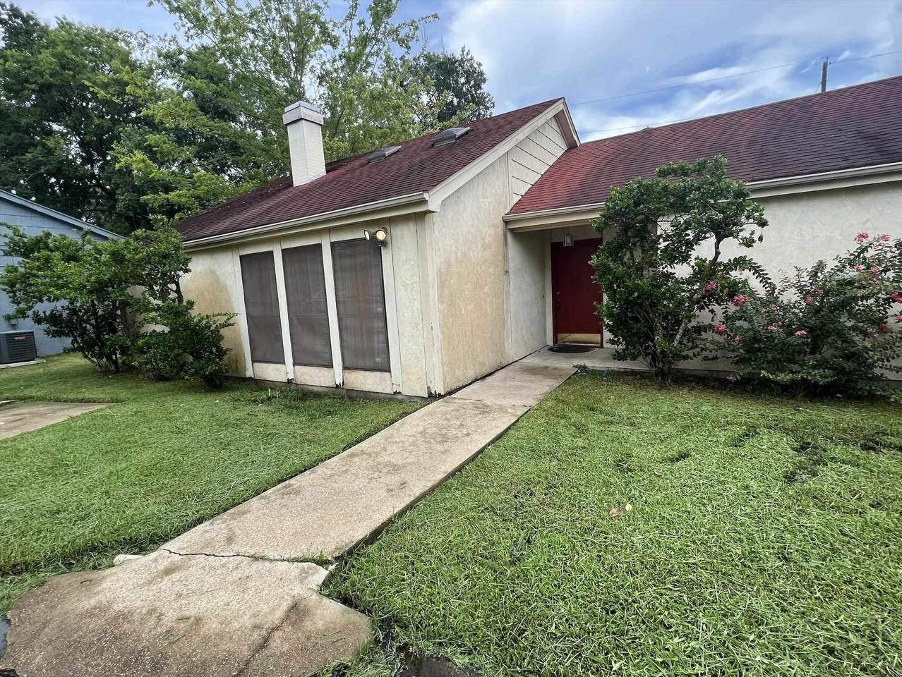 3810 Heatherwood Drive - Photo 1