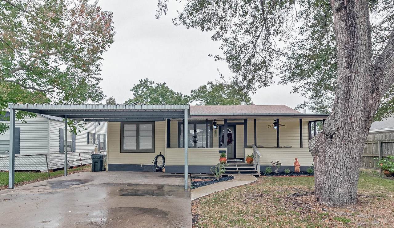 3834 Taft Ave - Photo 1