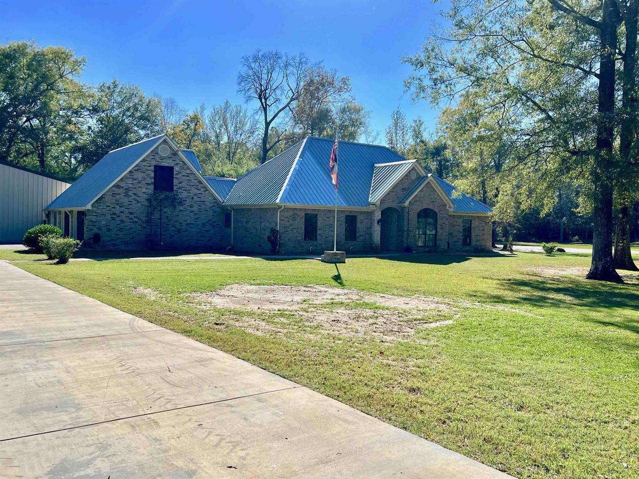 2552 Kenneth Dr - Photo 1