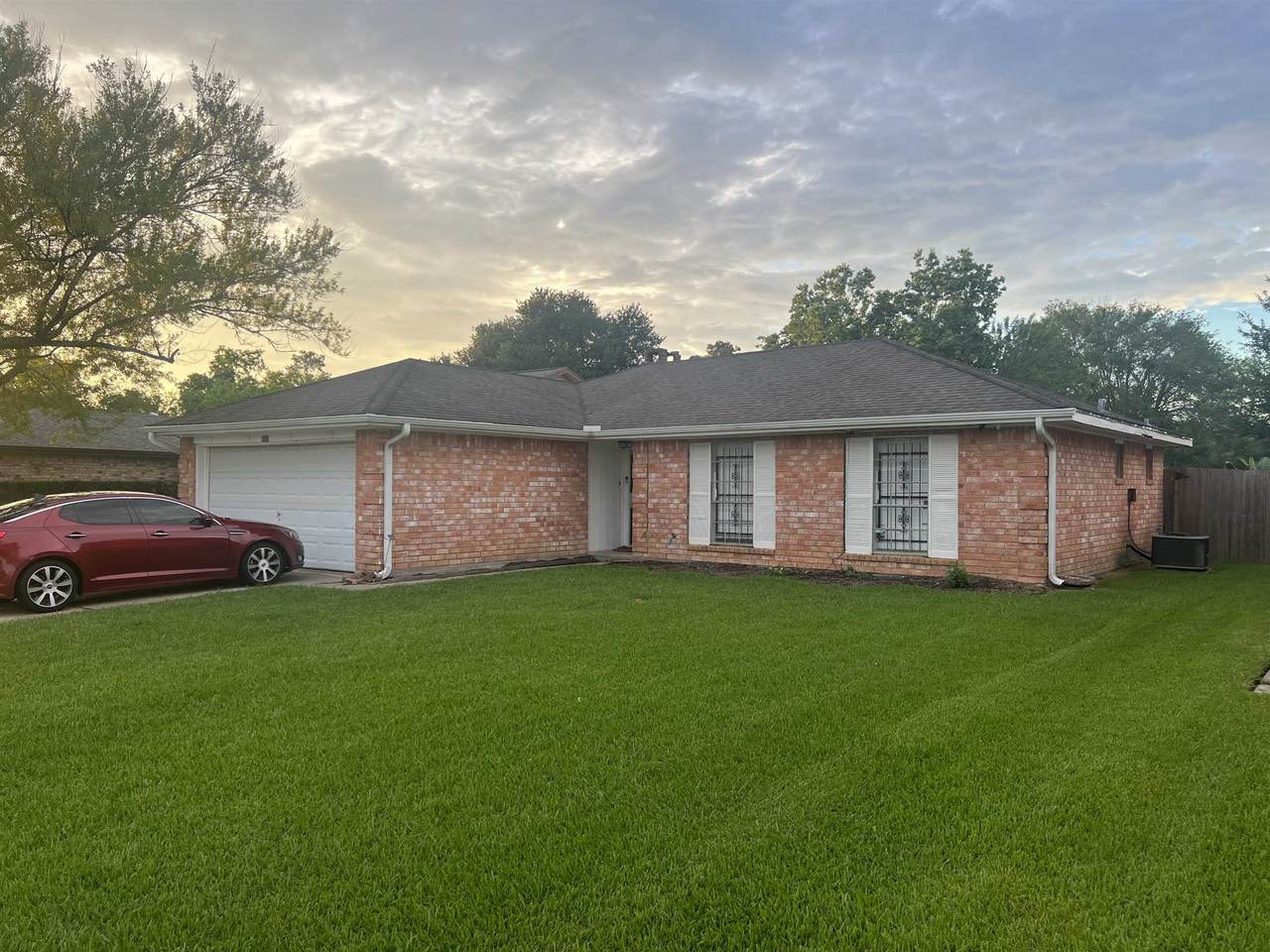 5690 Meadowview - Photo 1