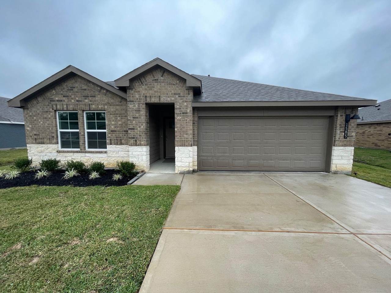 1585 Holly Trails - Photo 1