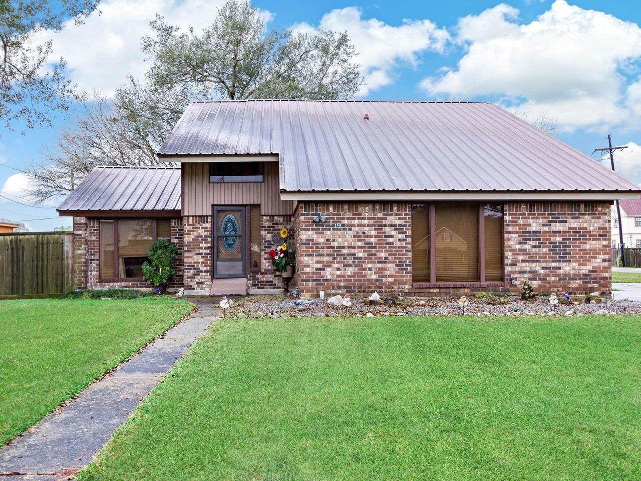 191 Fernwood - Photo 1