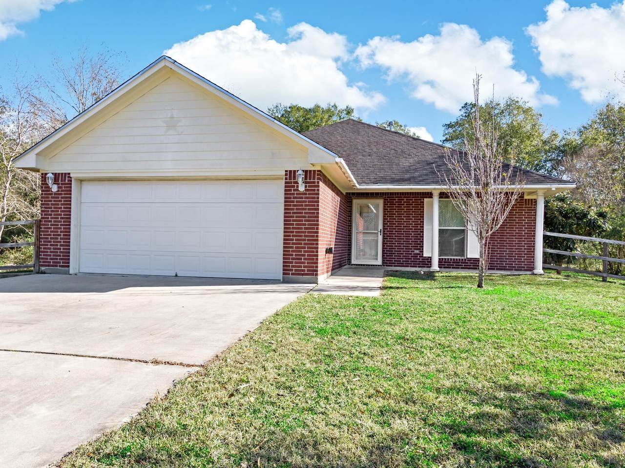116 Rolling Hills Dr. - Photo 1