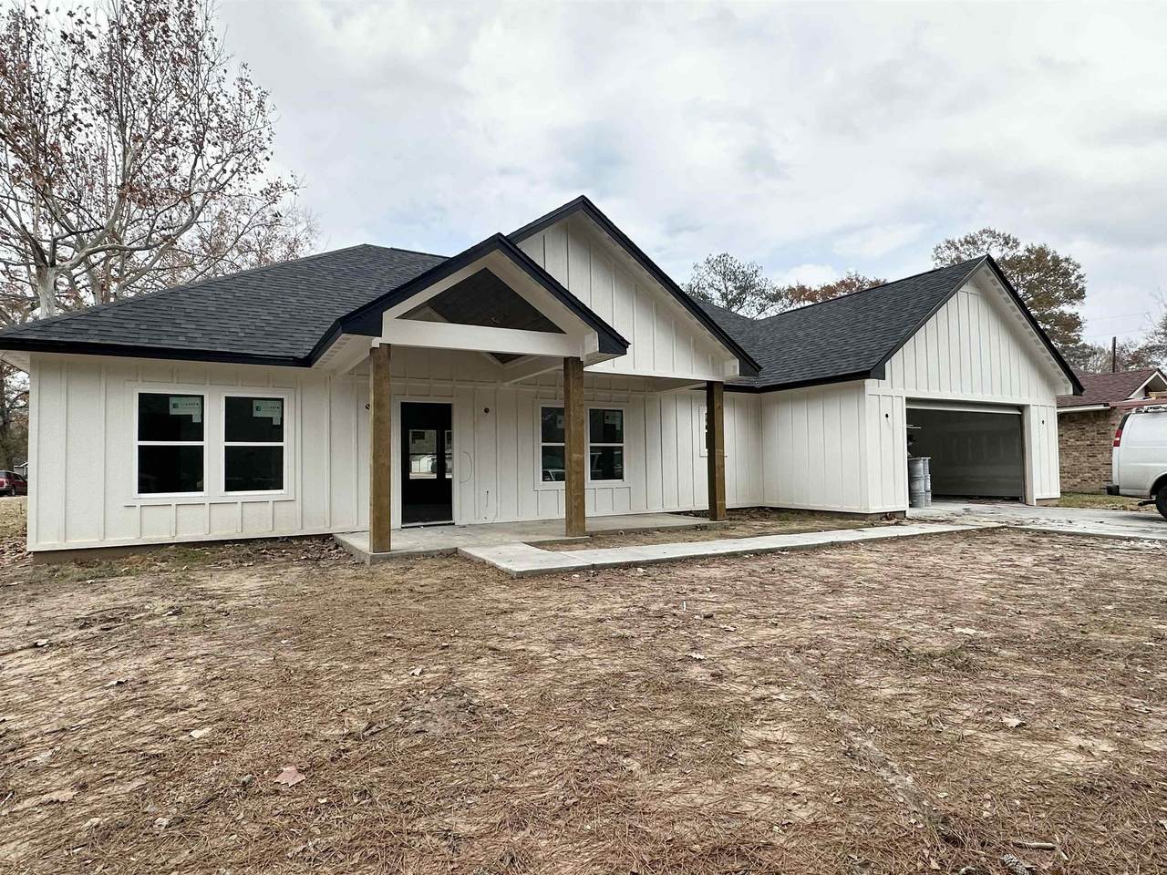 1030 Roosevelt - Photo 1