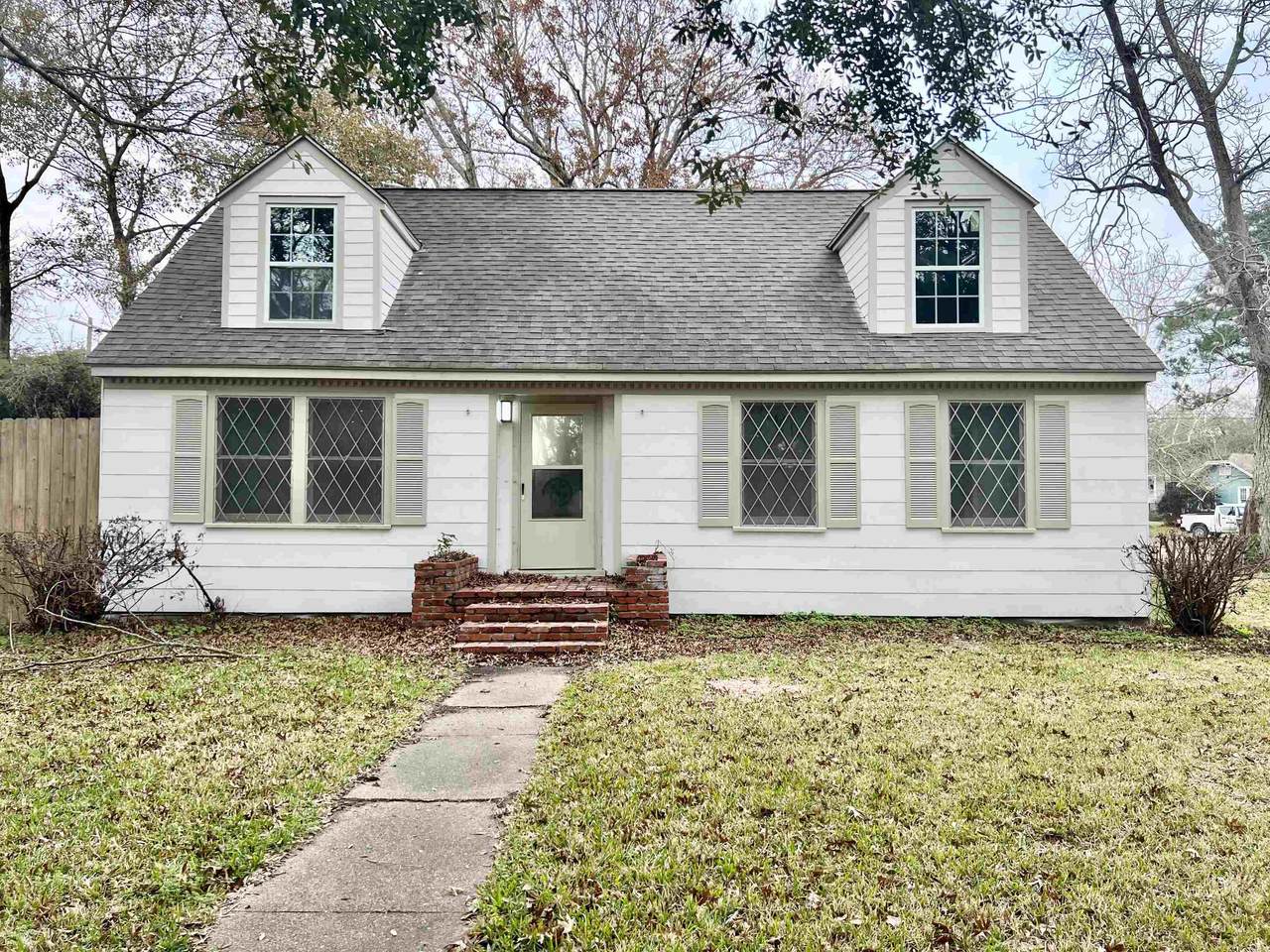 4200 Ferndale Drive - Photo 1