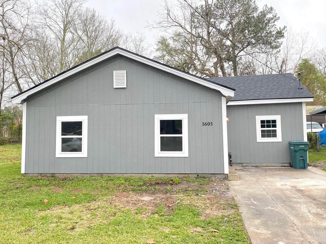 1605 Earl St - Photo 1