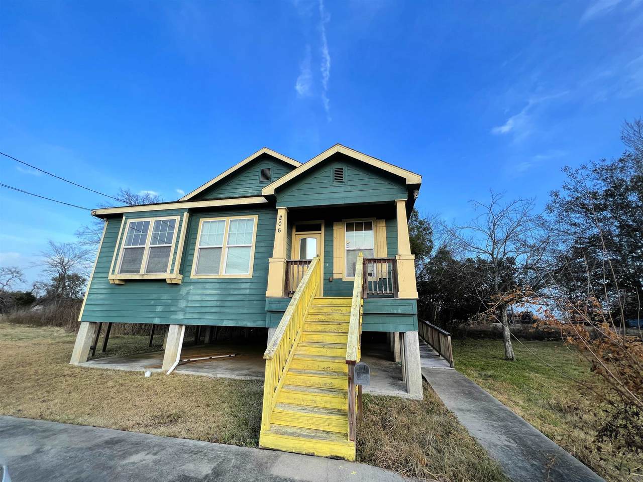 206 12th St - Photo 1