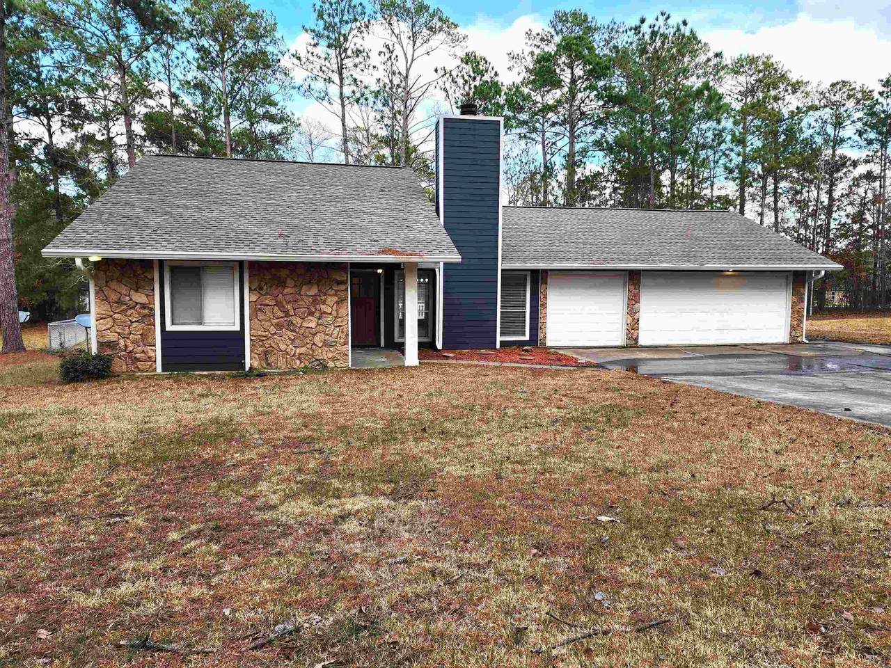 1239 Lakeshore Dr. - Photo 1